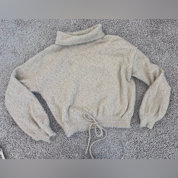 Le Lis Tops - Le Lis Cropped Turtleneck Sweater